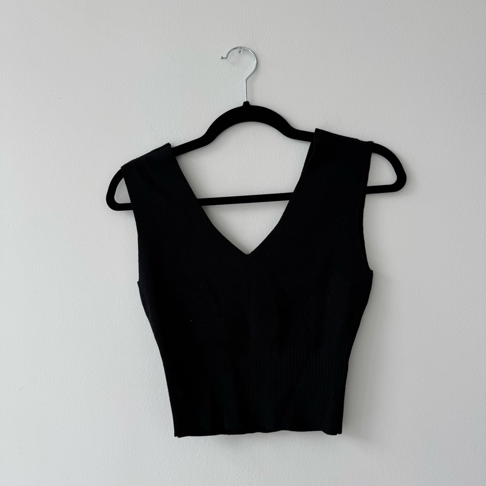 OAK + FORT Black Cropped Sleeveless Tank Top